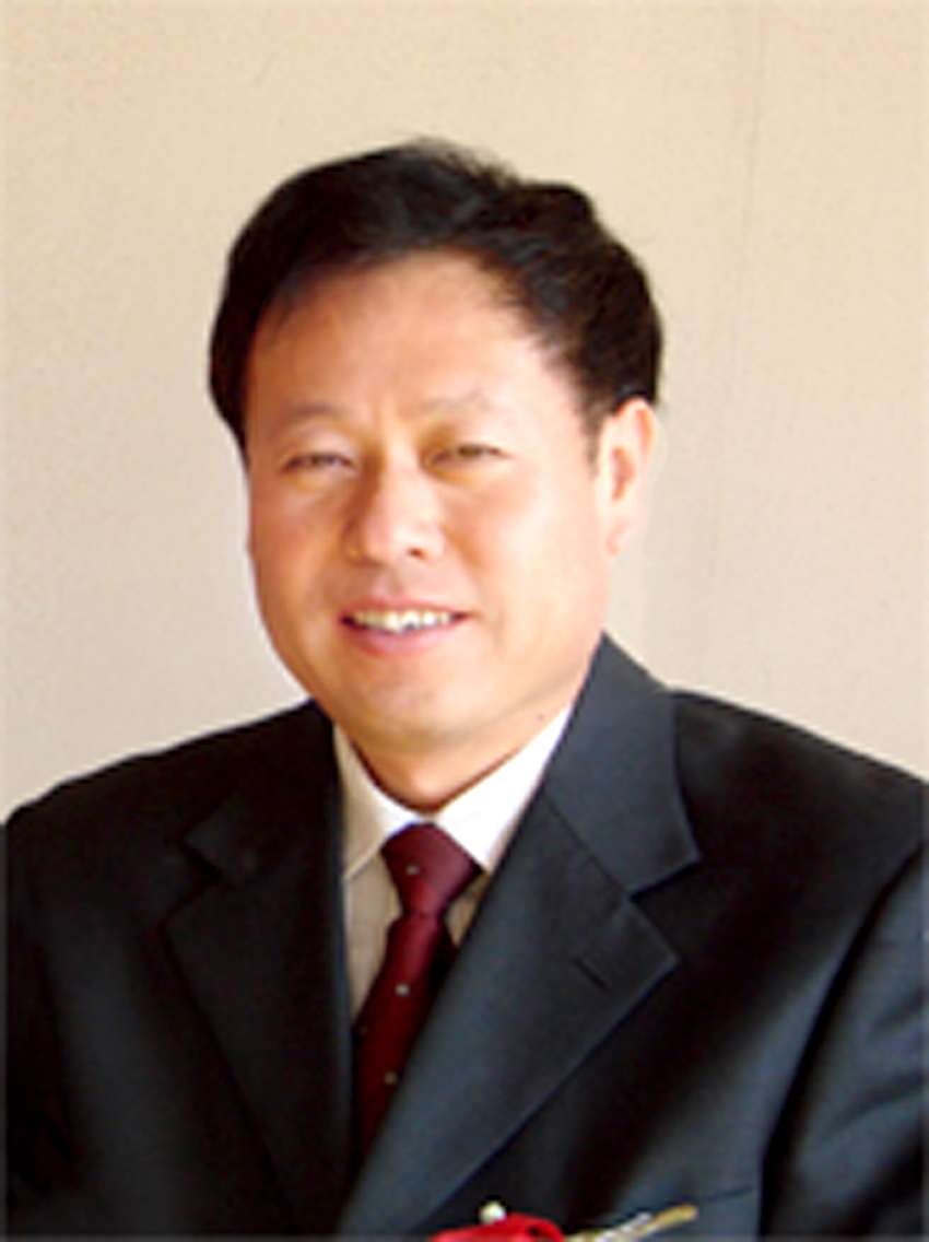 岳福豹(图1)